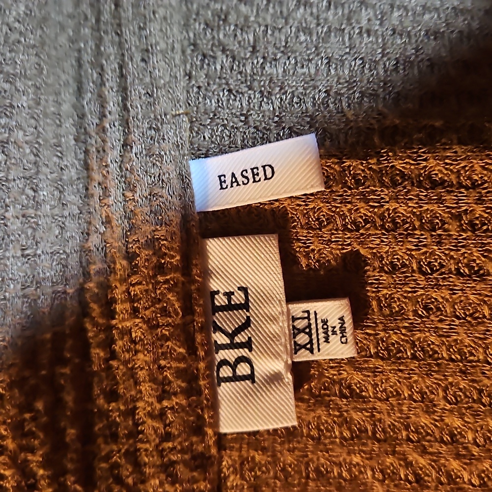 BKE Women’s Soft Knit Button-Front Sweater Cardigan - Camel Brown Size XXL - Picture 4 of 4